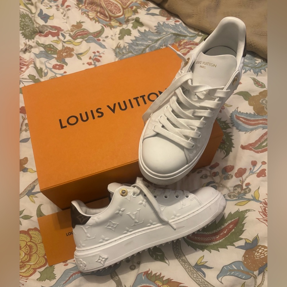 Louis Vuitton White Embossed Leather Women’s Sneakers Time Out sz7.5 us